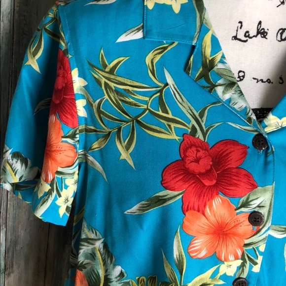 Caribbean Joe Hibiscus Button Down Shirt - Picture 2 of 4